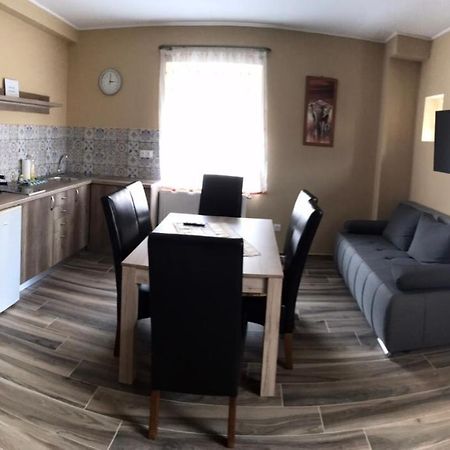 Adrienn Apartman Sárvár Exterior foto