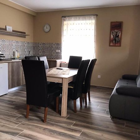 Adrienn Apartman Sárvár Exterior foto