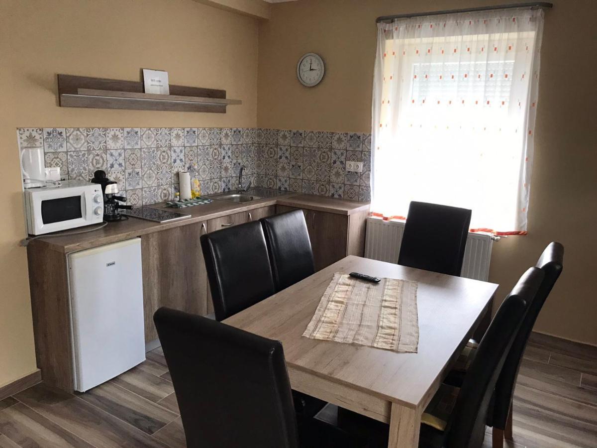 Adrienn Apartman Sárvár Exterior foto
