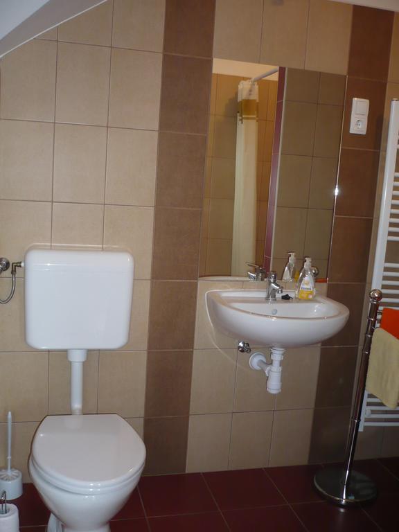 Adrienn Apartman Sárvár Exterior foto