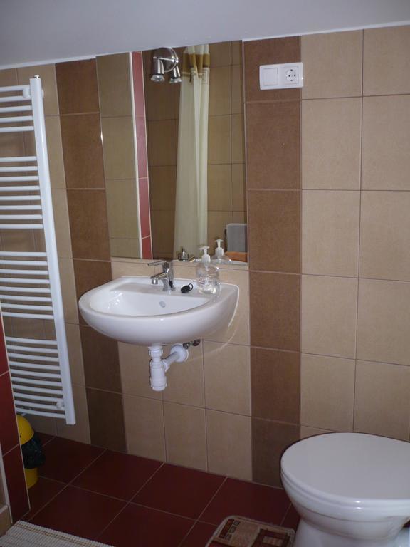 Adrienn Apartman Sárvár Exterior foto