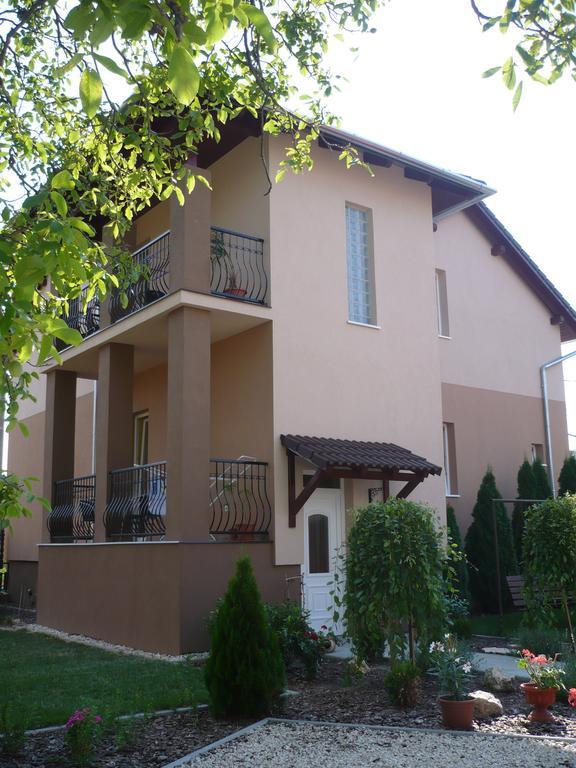 Adrienn Apartman Apartamento Sárvár Exterior foto