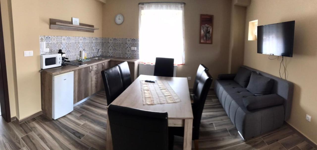 Adrienn Apartman Sárvár Exterior foto