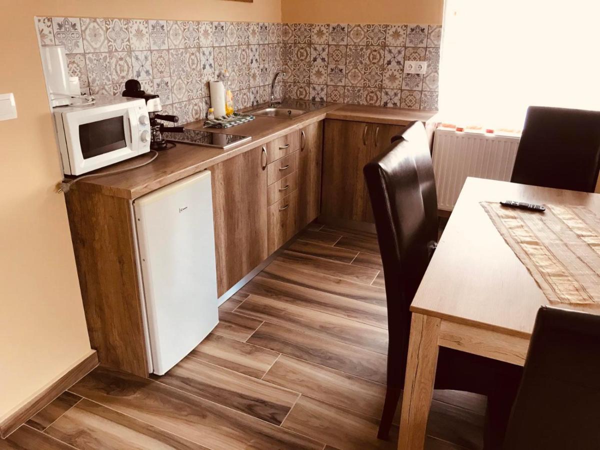 Adrienn Apartman Sárvár Exterior foto