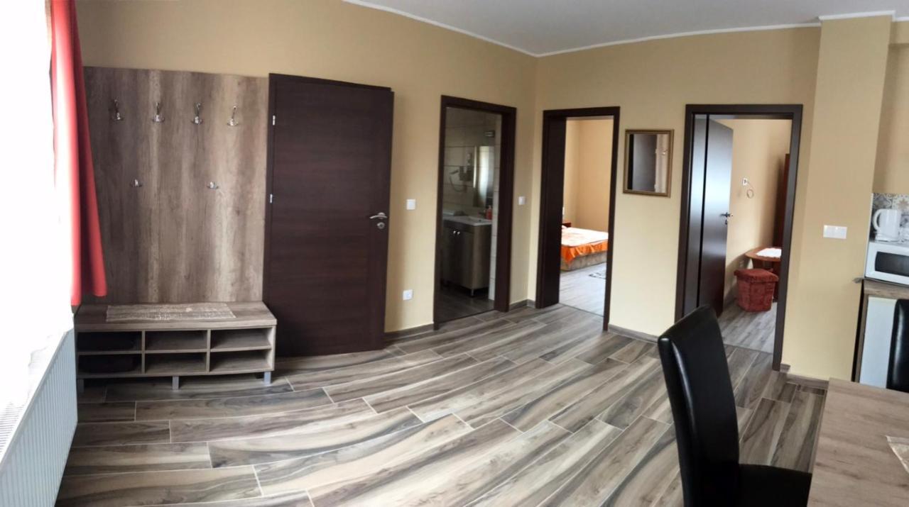 Adrienn Apartman Sárvár Exterior foto